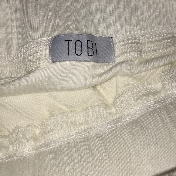 Tobi Off-White Fitted Skirt w/Ruched Sides NWOT - Picture 4 of 5